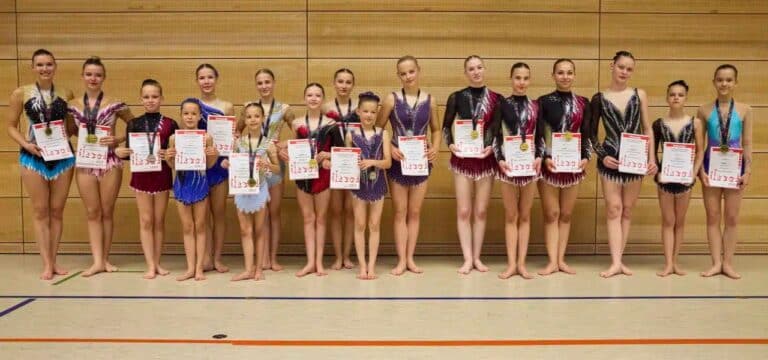 25 Jahre Eleganz und Energie – Sportakrobatik feiert Jubiläum in Dorf Mecklenburg