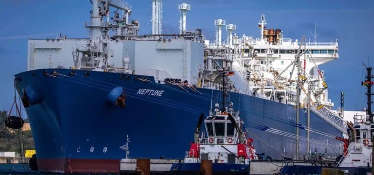 LNG-Terminal: Umwelthilfe kritisiert Betrieb ohne Landstrom