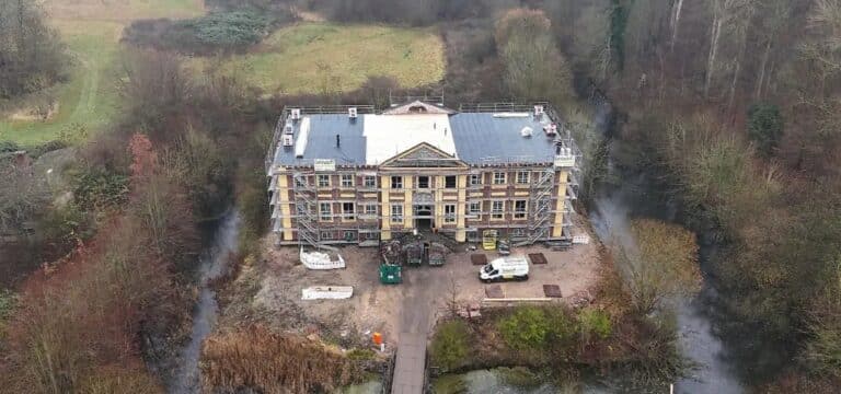 „Dichtfest“ für schwerbeschädigtes Schloss Johannstorf