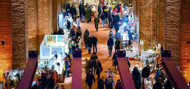 30. Kunstmarkt in St. Georgen: Adventliche Vielfalt in Wismar