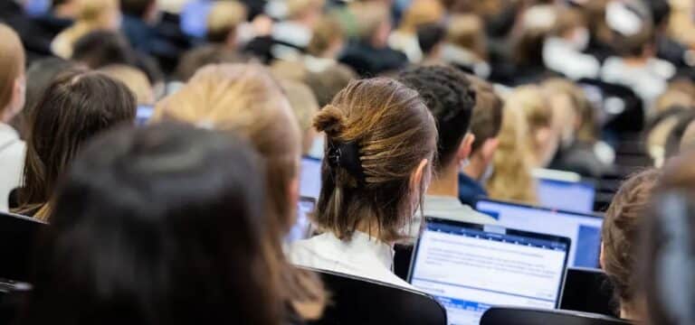 Mehr Beschäftigte an Hochschulen in Mecklenburg-Vorpommern