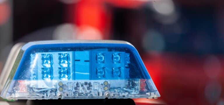 Schwerer Unfall in Wismar: 80-jährige Fußgängerin lebensgefährlich verletzt