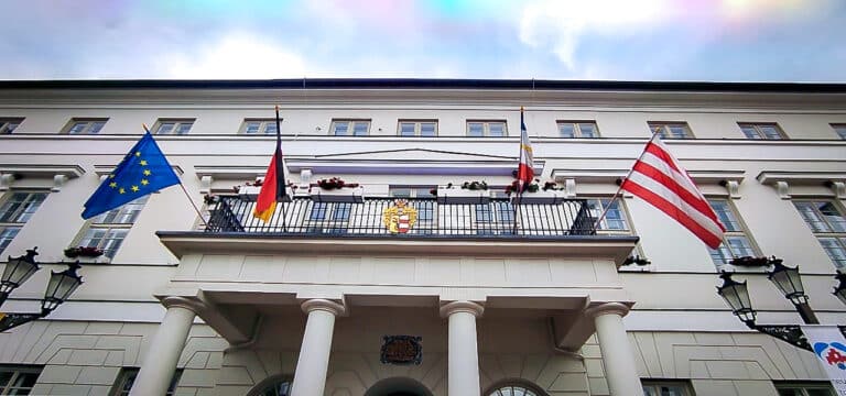 Wismar plant bis 2027 rund 30 Millionen Euro neue Schulden – Investitionen laufen weiter