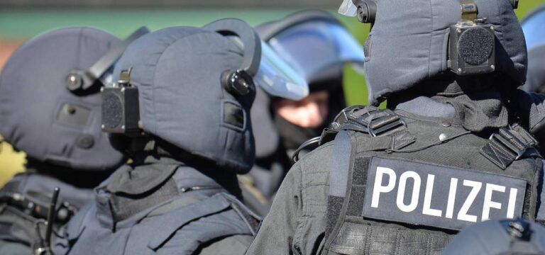 Schlag gegen die rechtsextreme „Letzte Verteidigungswelle“ in Bad Kleinen