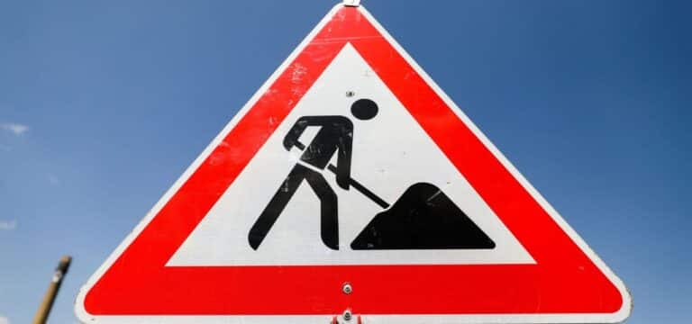 Insel Poel: Sanierung der L121 verzögert sich – Vollsperrung bis Ende Juni verlängert