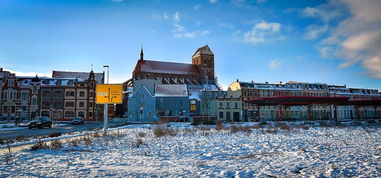Winterwetter am Montag: Frost und Glätte bestimmen den Wochenstart in Wismar