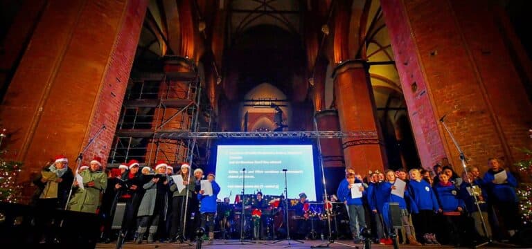 „Wismar singt – sing mit“: St.-Georgen-Kirche bis auf den letzten Platz gefüllt