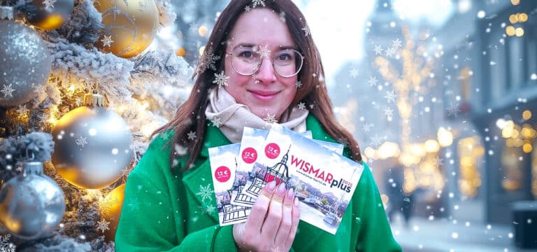 Weihnachtsgeschenke und neues WISMARplus-Couponheft in der Tourist-Information