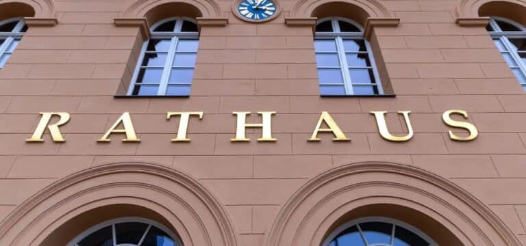 Vier Interessenten für OB-Amt in Schwerin