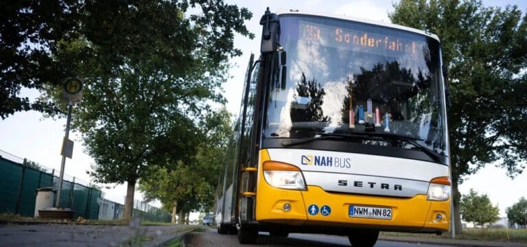 Schienenersatzverkehr: Überlastete Busse und zurückgelassene Fahrgäste