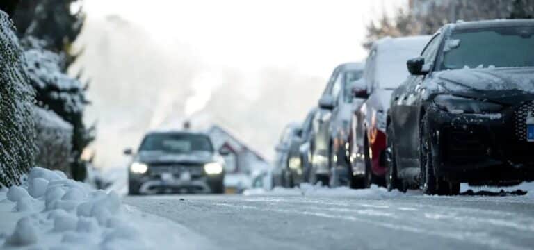 Extremwetter in Nordwestmecklenburg: Glätte, Ausfälle und neuer Schneefall