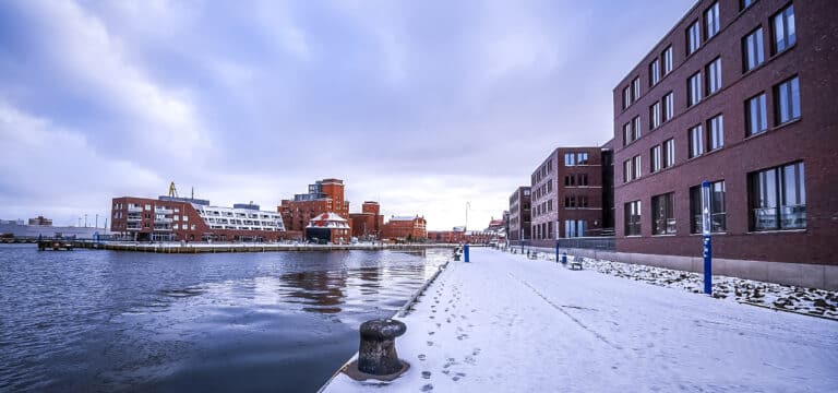 Klirrende Kälte zum Dreikönigstag: Winter hält Wismar fest im Griff