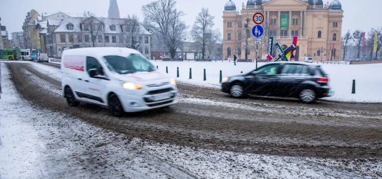Auch in Westmecklenburg viele Unfälle wegen Eis und Glätte