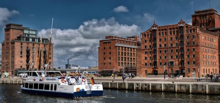 Kultur, Hafenflair und Chorgesang: Entspannter Wochenstart in Wismar und Nordwestmecklenburg