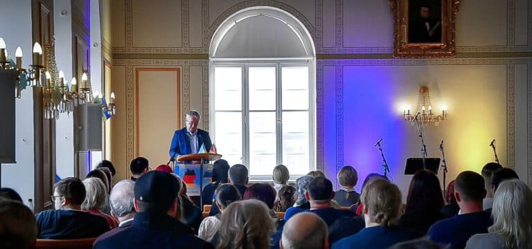 Wismar: Gedenk- und Dankesveranstaltung der ukrainischen Community im Rathaus