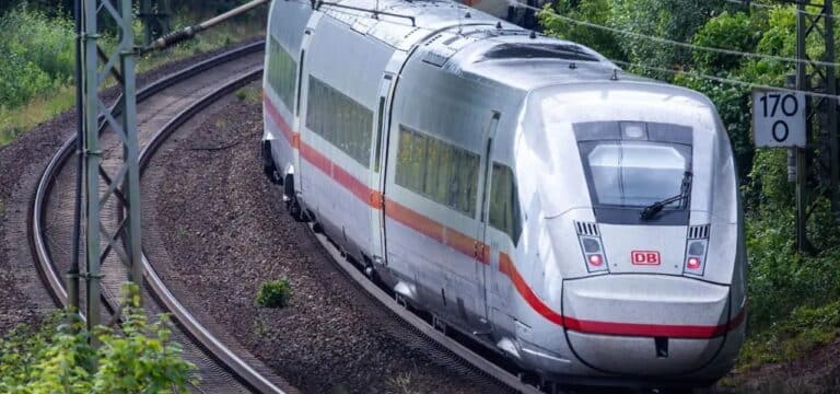 Früh-ICE von Rostock nach Hamburg soll doch bleiben