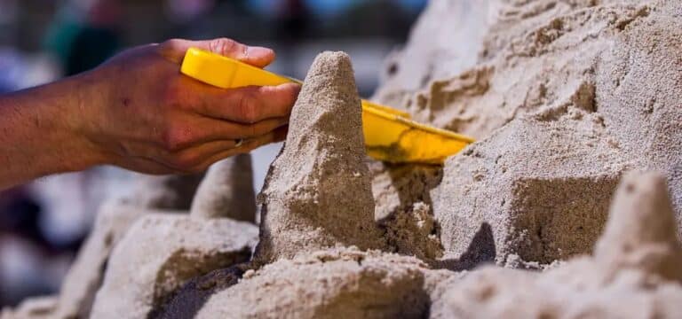 Fünf Behörden für Sandburg-Event – Bürokratieabbau gefordert