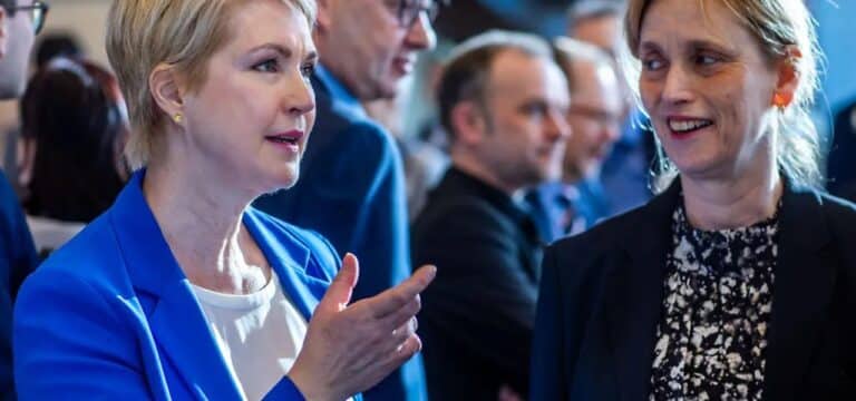 Schwesig: Arbeitsmarkt in MV ist robust