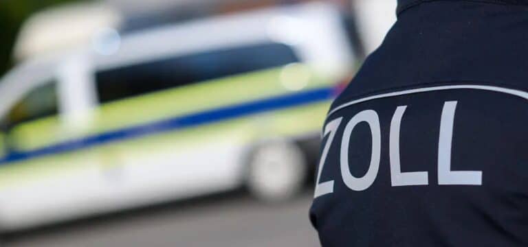 Günstiger Treibstoff im Nachbarland – Zoll mahnt