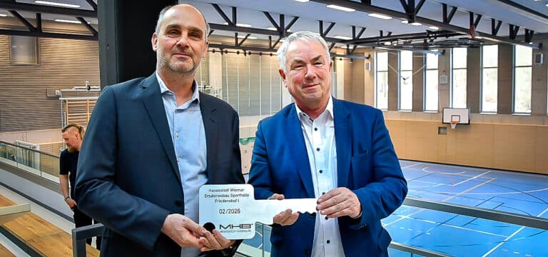 Neue Dreifeldsporthalle am Friedenshof eröffnet: Wichtiger Impuls für die Stadt