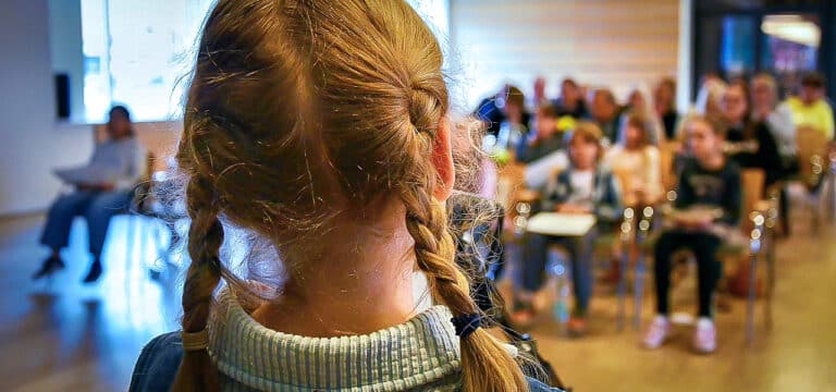 Junge Talente beeindrucken beim Rezitationswettbewerb im Zeughaus