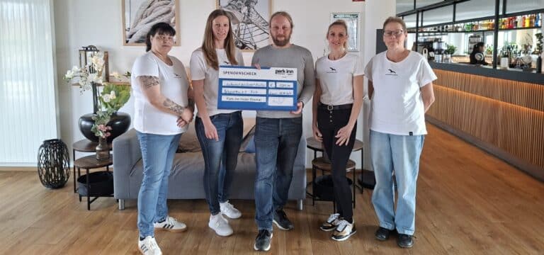 1250 Euro für Pflegeeltern e.V. – Spende unterstützt Spielräume und Musikzimmer