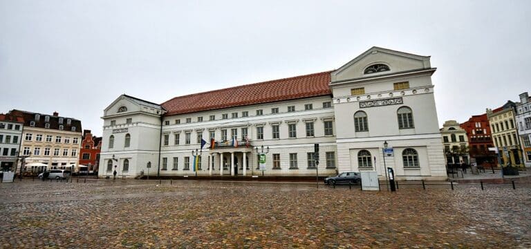 Rekordzahl an Kandidierenden: Wismar wählt neues Stadtoberhaupt