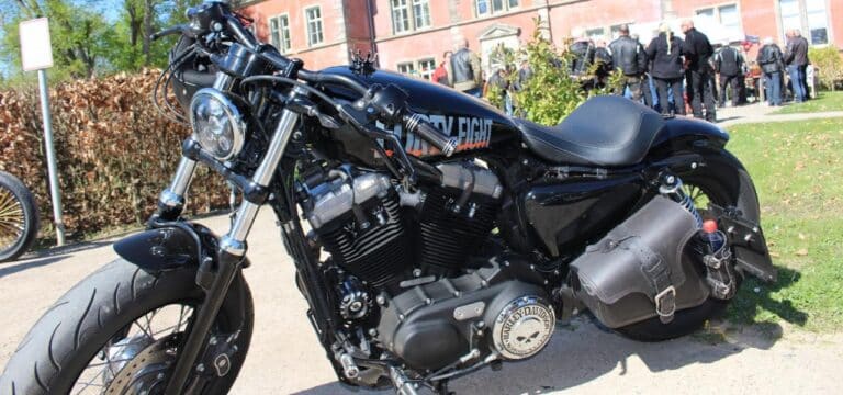 Konvoi für den guten Zweck – Gadebuscher Biker unterstützen Hospiz Schloss Bernstorf