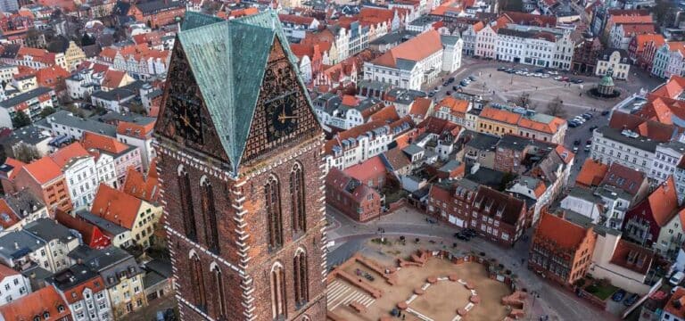 Drastische Sparauflagen: Land verhängt Haushaltssperre für die Hansestadt Wismar