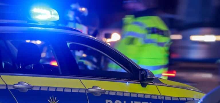 Leblose Person nahe Kirch Stück gefunden – Kriminalpolizei ermittelt