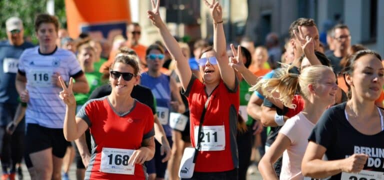 1.Sparkassen‑Firmenlauf feiert heute Abend seine Premiere am Alten Hafen