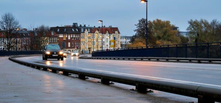 Spezialmessungen an der Wismarer Hochbrücke: Straßenbauamt bereitet Ersatzneubau vor