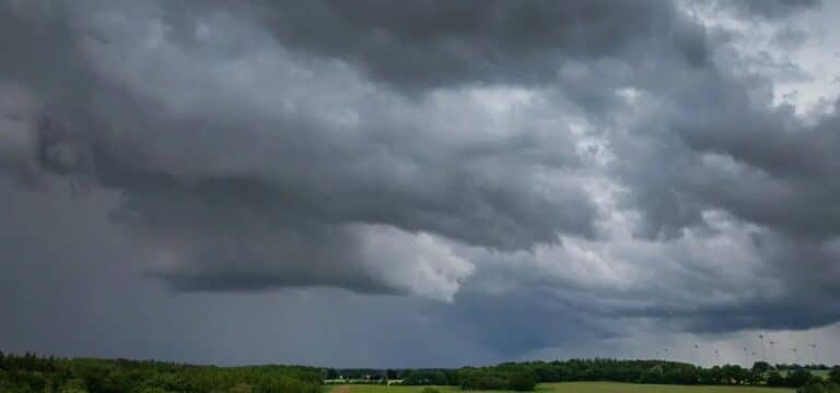 Auf einen warmen Wochenbeginn folgen Regen und Gewitter