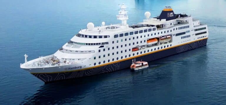 Kreuzfahrtsaison in Wismar eröffnet: MS „Hamburg“ kehrt an ihren Bauort zurück