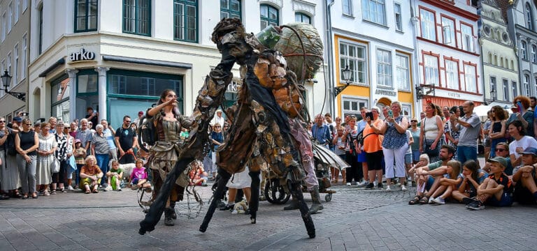 Statisten für internationales Straßentheaterfestival „boulevART“ gesucht