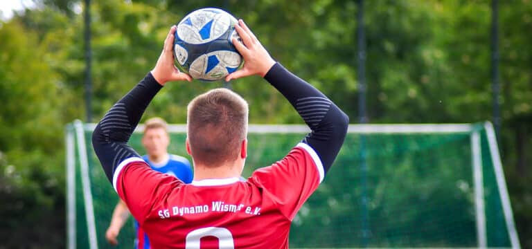 Dynamo Wismar sucht junge Fußballtalente: Schnuppertraining für Neun- bis Zwölfjährige gestartet