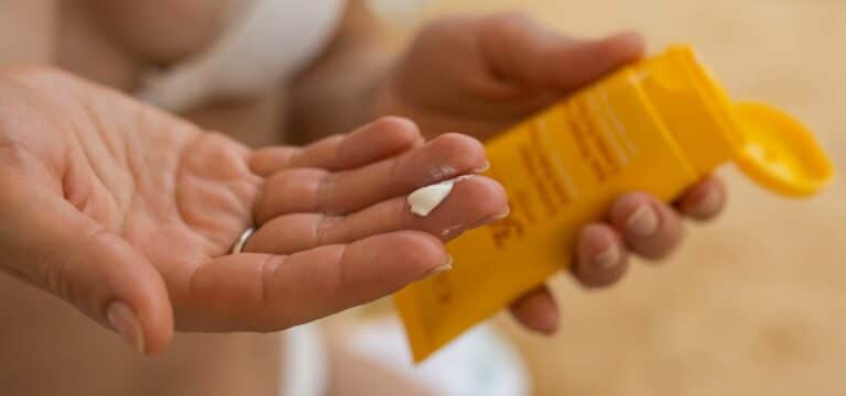 Sonnenschutz neu gedacht: Warum die „Sonnen-Apotheke“ für gesunde Sommerhaut steht