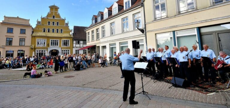 Neues Kultur‑Highlight in Wismar: „KiiiZ‑Konzerte“ bringen Live‑Musik auf den Hopfenmarkt