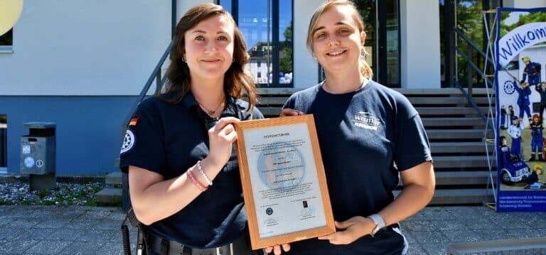 Neue Patenschaft unterzeichnet: THW und Feuerwehr Wismar vertiefen Zusammenarbeit