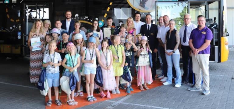 Schulwegsicherung im Landkreis: „Busschule“ und „Bus‑Engel“ bleiben starke Säulen der Präventionsarbeit
