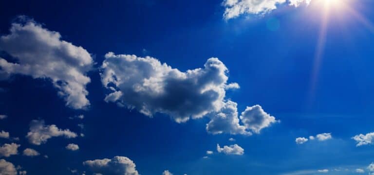 Wetterbesserung am Donnerstag: Sonne, Quellwolken und mäßige 21 Grad