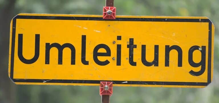 Baustellen‑Sommer in Nordwestmecklenburg: Mehrere Vollsperrungen ab Montag