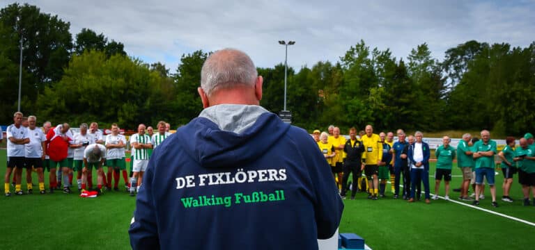 Walking Football Cup: Bundesliga‑Traditionsteams und Organspende‑Botschafter im PSV Stadion