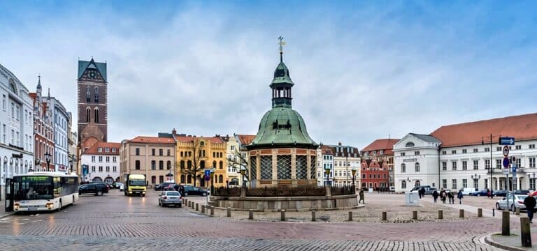 Von Stadtführungen bis Live‑Musik: Das ist heute in Wismar los