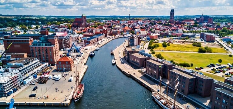 Wismars Alter Hafen: Marode Kaianlagen werden zu modernen Promenaden mit neuem Hochwasserschutz