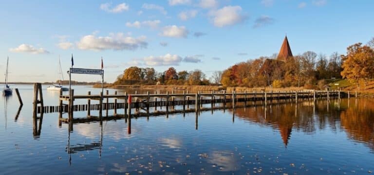 Wechselhaftes Herbstwetter mit stürmischen Böen an der Küste von Nordwestmecklenburg