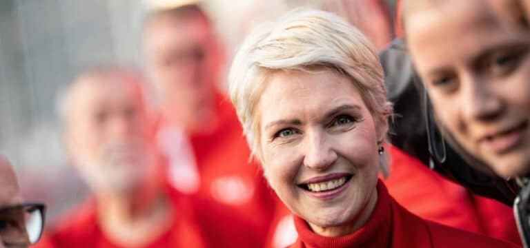 Am Tag vor der Entscheidung: Debatte über Schwesigs Polarisierungskurs reißt nicht ab
